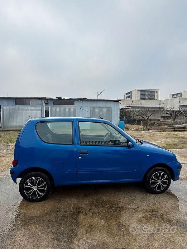 Usata Fiat 600 2003 Blu Berlina