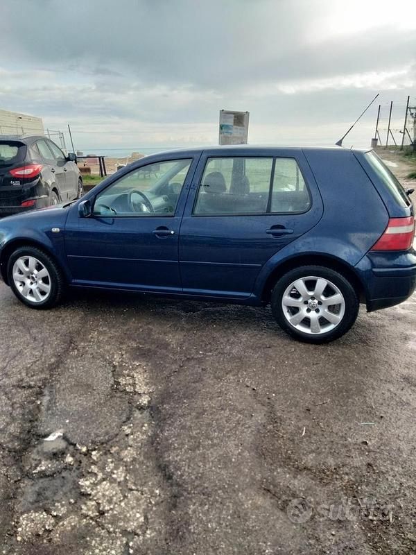 Usata VW Golf IV Pacific 2005 Blu Berlina