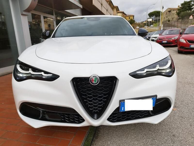 Usata Alfa Romeo Stelvio Veloce 210 CV (154 kW) 2024 Bianco SUV