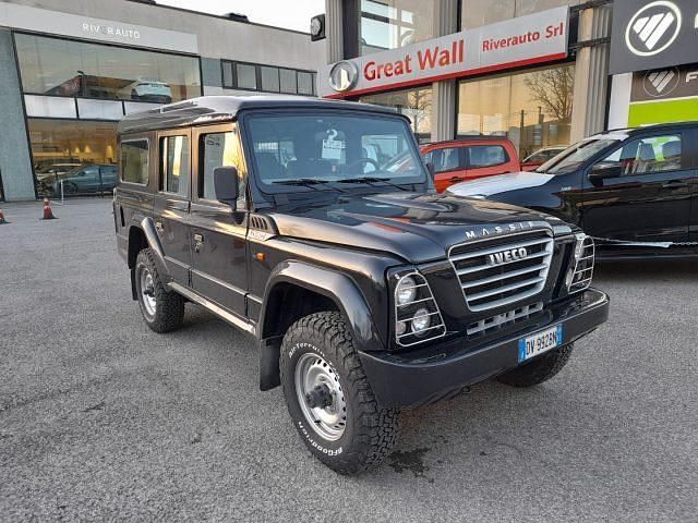 Nero Usata 2009 Iveco Massif SUV | 18.500 € - Immagine 1/3