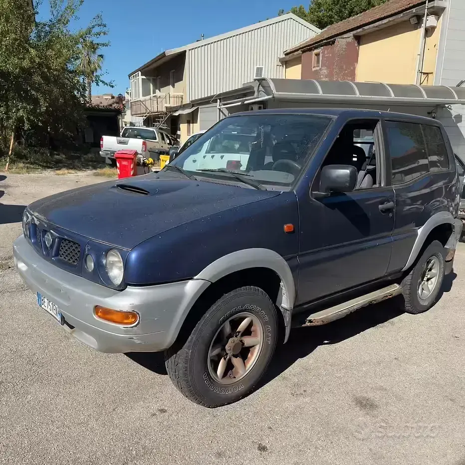 Usata Nissan Terrano SE 125 CV (91 kW) 1998 Bluazzurro SUV