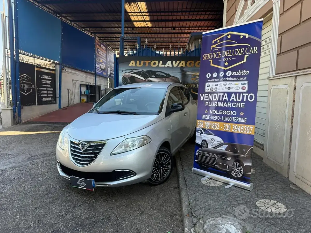 Usata Lancia Ypsilon 69 CV (50 kW) 2015 Grigio Utilitaria