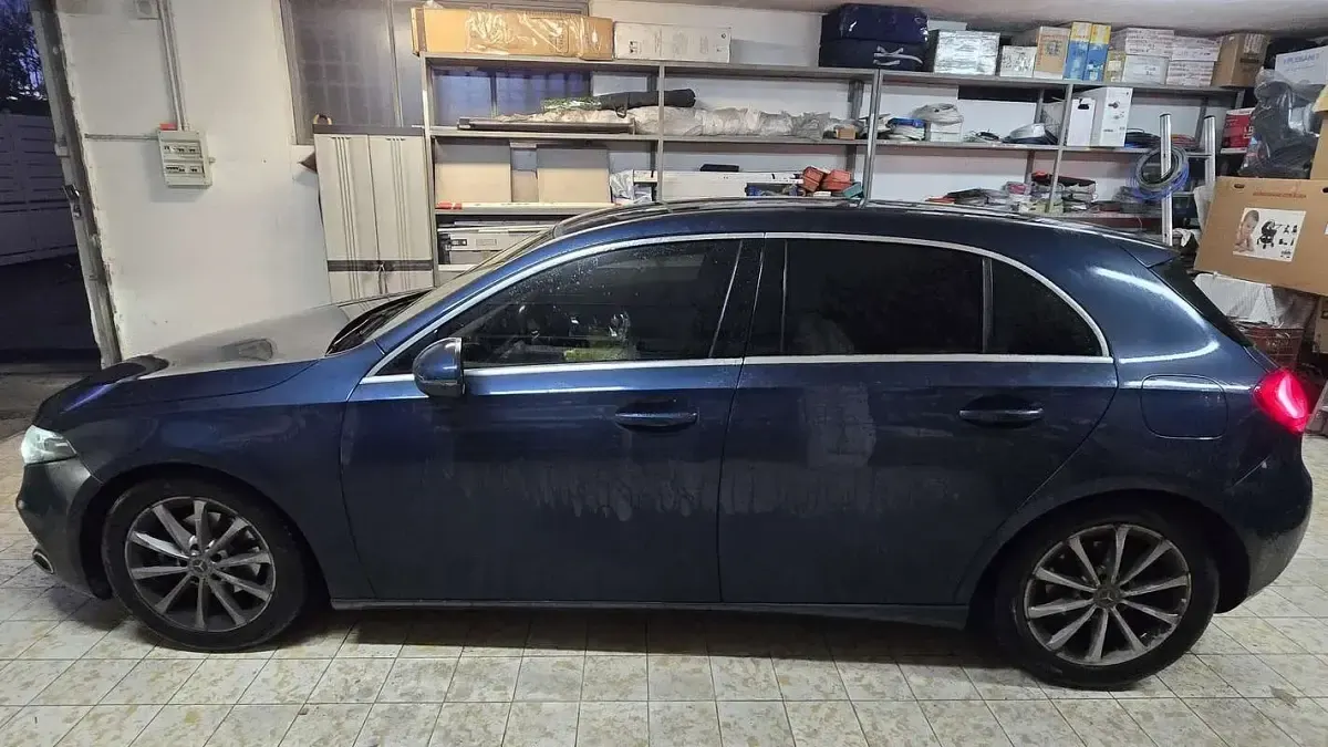 Usata Mercedes A180 116 CV (85 kW) 2019 Blu Berlina
