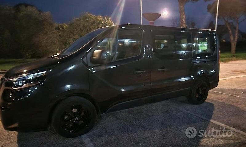 Usata Nissan NV300 170 CV (125 kW) 2024 Nero Furgone