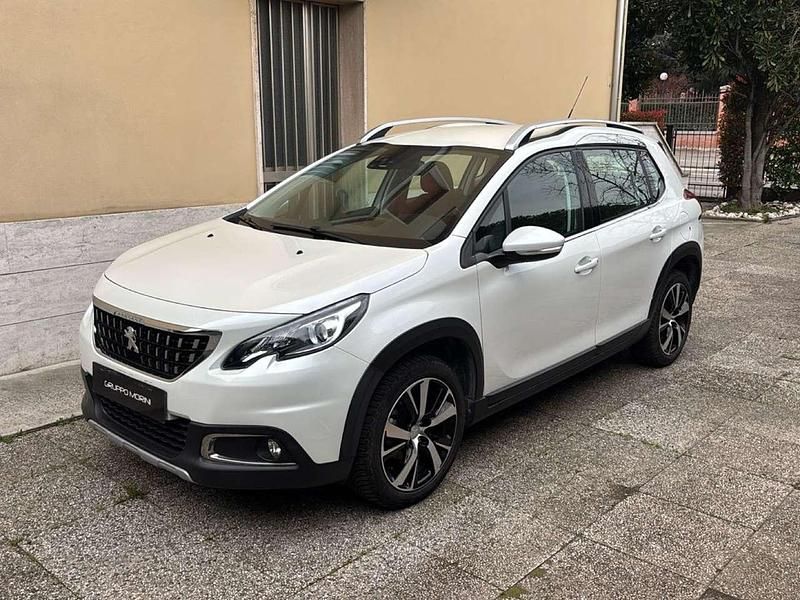 Usata Peugeot 2008 Allure 99 CV (72 kW) 2018 Bianco SUV