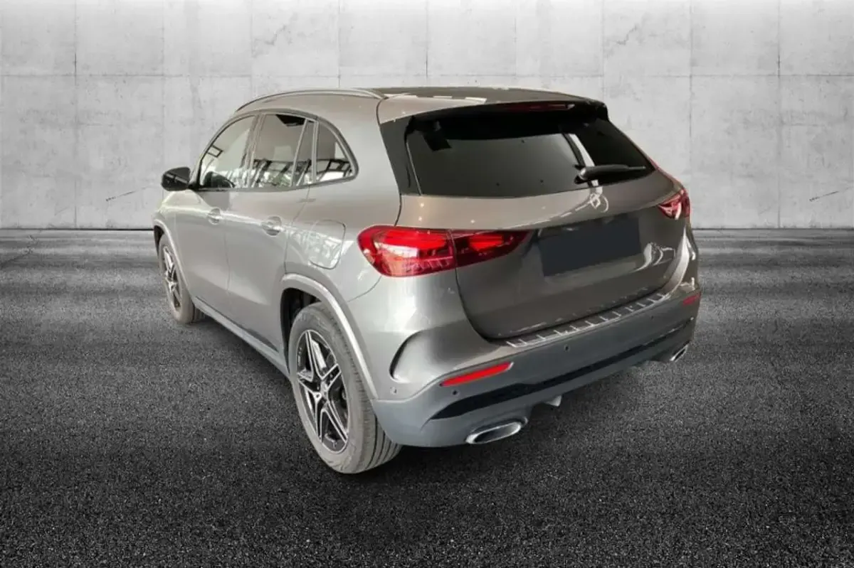 Usata Mercedes GLA200 Advanced Plus 150 CV (110 kW) 2025 Grigio SUV