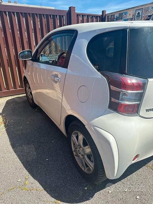 Usata Toyota iQ 2010 Bianco Utilitaria