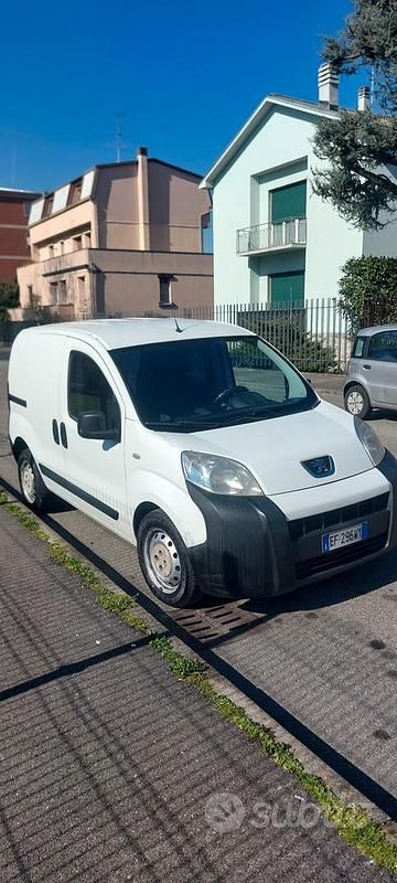 Usata Peugeot Bipper 75 CV (55 kW) 2010 Bianco Monovolume