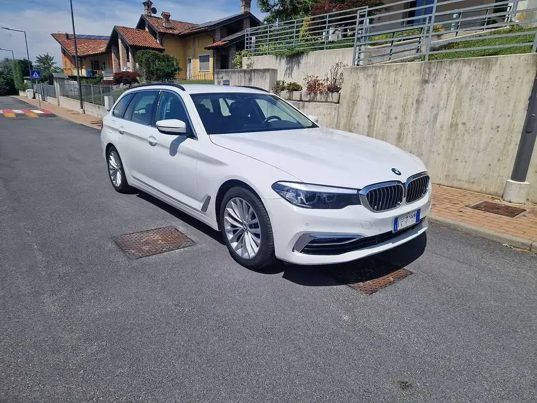 Usata BMW 520 Luxury Line 190 CV (139 kW) 2019 Bianco Station wagon