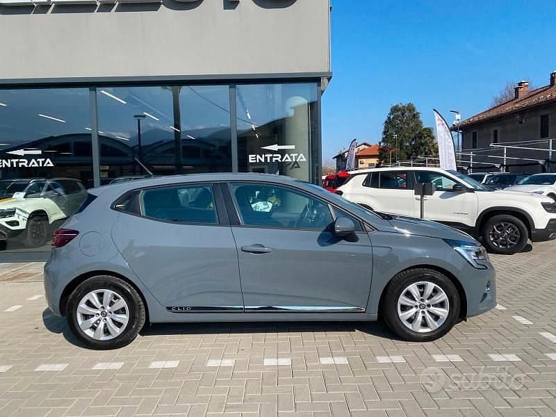 Usata Renault Clio V Zen 100 CV (73 kW) 2021 Grigio Berlina