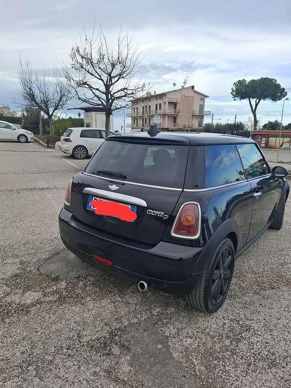Usata Mini Cooper D 95 CV (69 kW) 2011 Nero Utilitaria