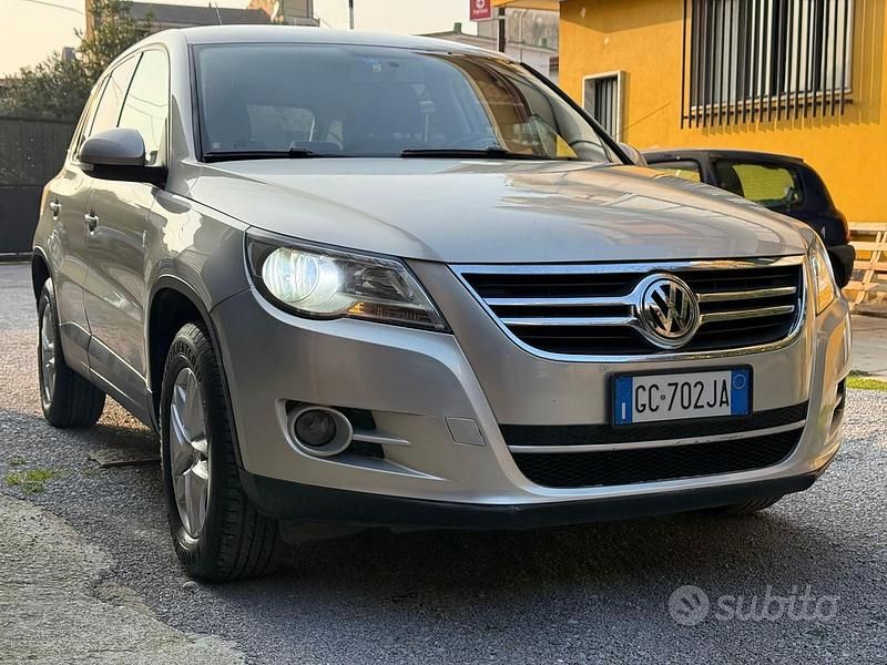 Usata VW Tiguan 140 CV (102 kW) 2010 Grigio SUV