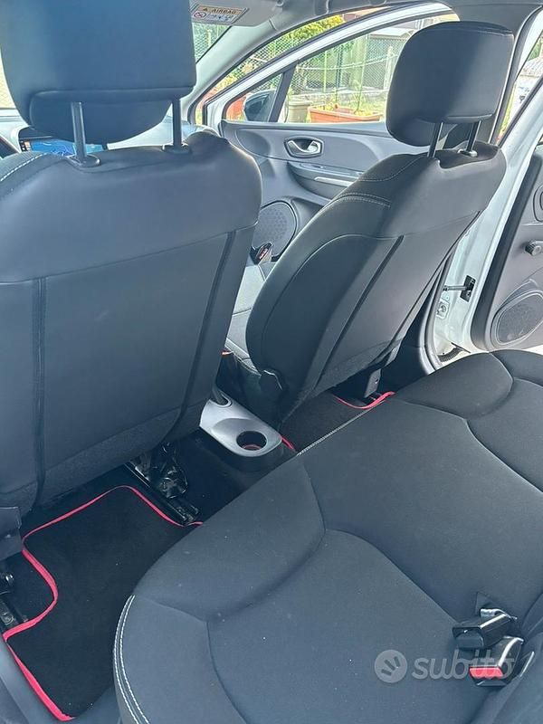 Usata Renault Clio IV 75 CV (55 kW) 2012 Bianco Utilitaria