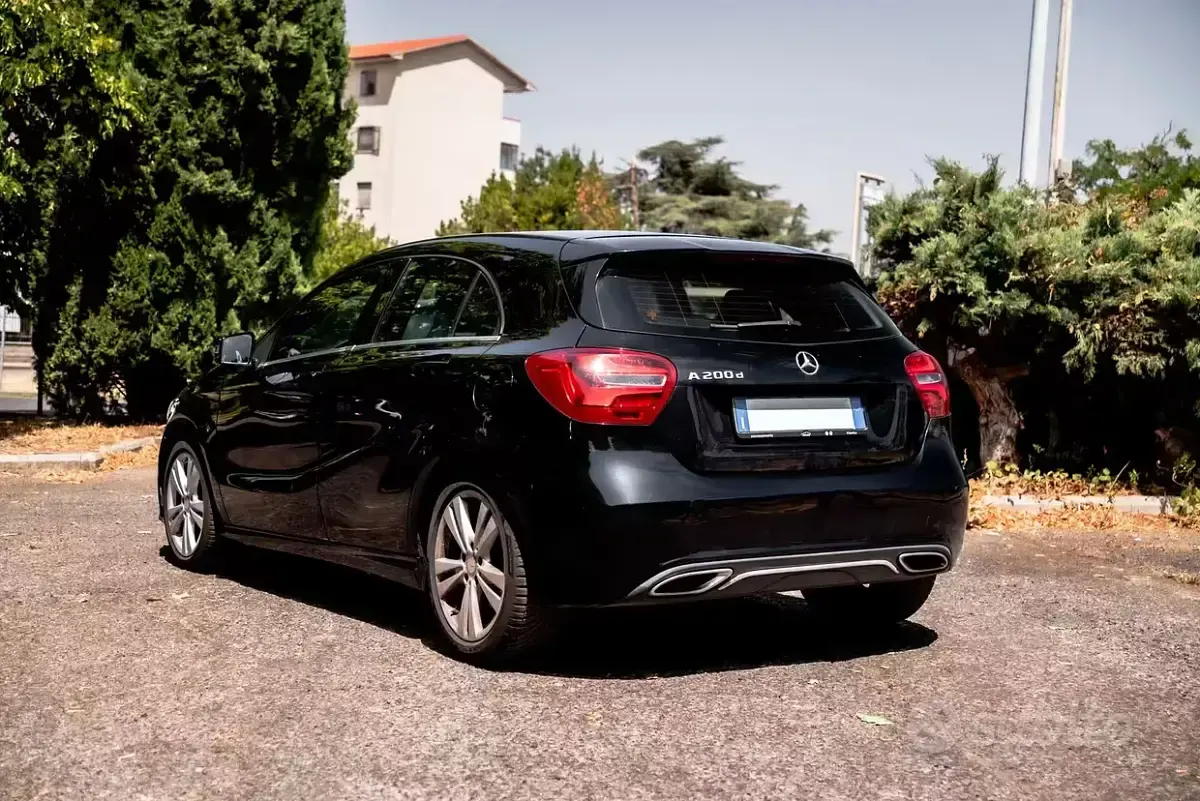 Usata Mercedes 200 Premium 136 CV (100 kW) 2016 Nero Berlina