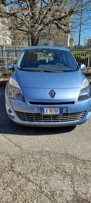 Usata Renault Grand Scénic III 110 CV (80 kW) 2011 Blu Monovolume