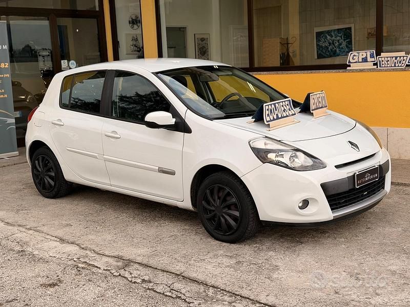 Usata Renault Clio IV Dynamique 75 CV (55 kW) 2012 Bianco Berlina