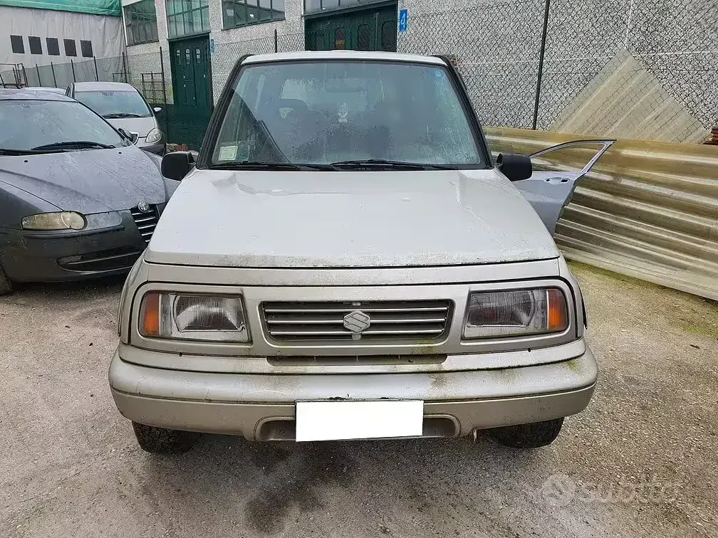 Usata Suzuki Vitara 87 CV (63 kW) 2003 Grigio SUV