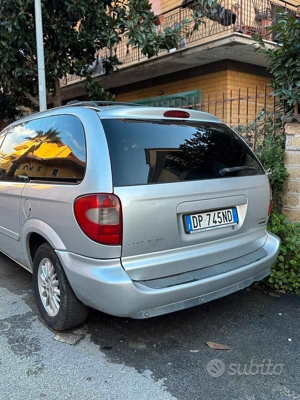 Usata Chrysler Voyager 2008 Grigio Monovolume