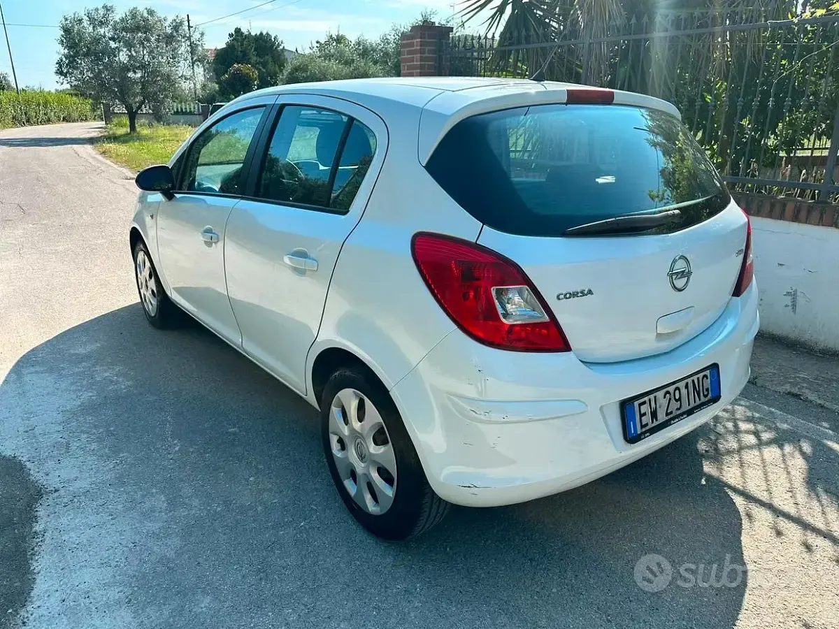 Usata Opel Corsa Sport 75 CV (55 kW) 2014 Bianco Utilitaria
