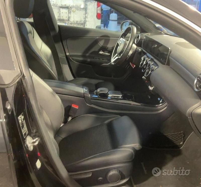 Usata Mercedes CLA200 Shooting Brake Premium 150 CV (110 kW) 2020 Nero Station wagon