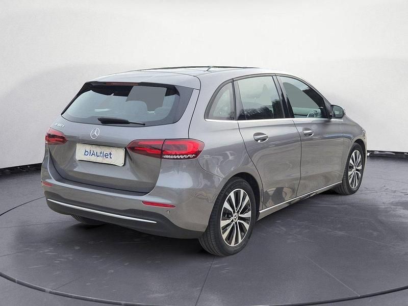 Usata Mercedes B180 116 CV (85 kW) 2022 Grigio Monovolume