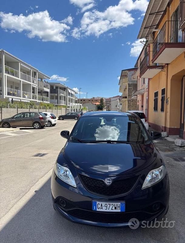 Usata Lancia Ypsilon 2021 Blu Utilitaria