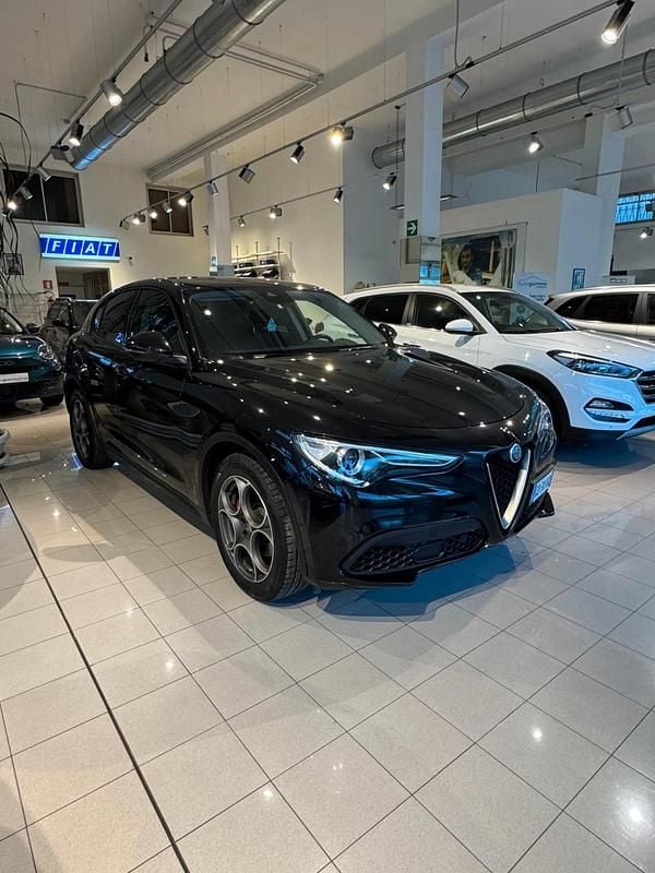 Usata Alfa Romeo Stelvio 160 CV (117 kW) 2021 Nero SUV