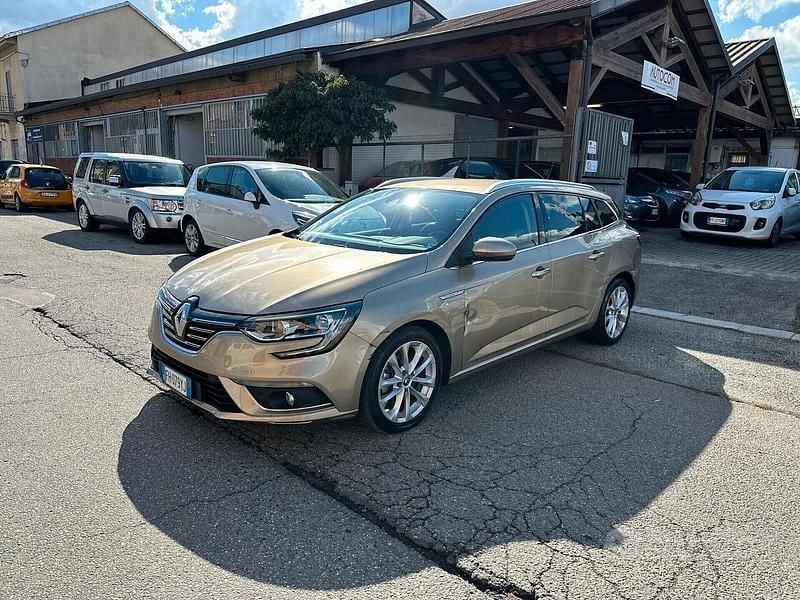 Usata Renault Mégane IV Bose Edition 110 CV (80 kW) 2017 Marrone Berlina