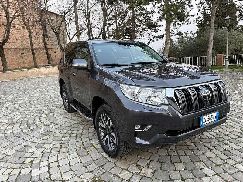 Usata Toyota Land Cruiser Lounge 204 CV (150 kW) 2022 Grigio SUV