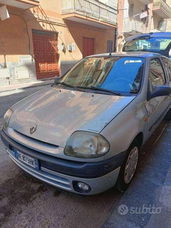 Usata Renault Clio II 58 CV (42 kW) 1999 Grigio Utilitaria