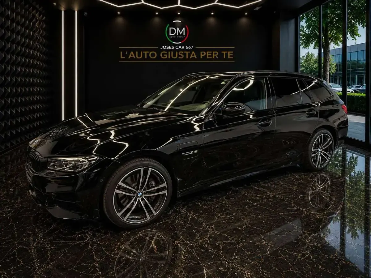 Usata BMW 330 184 CV (135 kW) 2023 Nero Station wagon