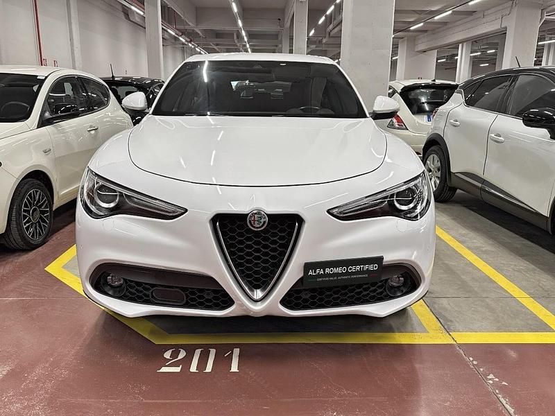 Usata Alfa Romeo Stelvio Business 190 CV (139 kW) 2022 Bianco SUV