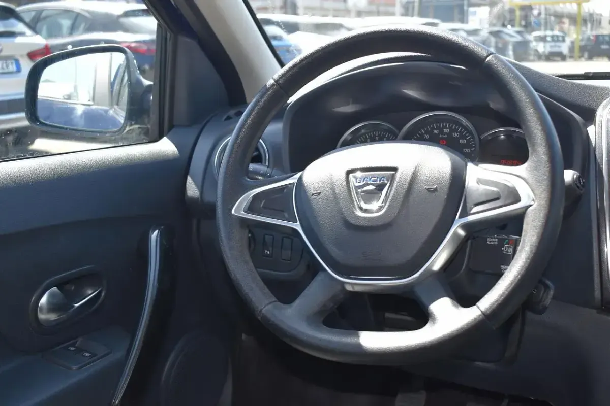 Usata Dacia Sandero Comfort 75 CV (55 kW) 2020 Blu Utilitaria