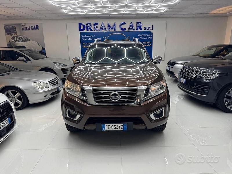 Usata Nissan Navara Tekna 190 CV (139 kW) 2016 Marrone Pick-up