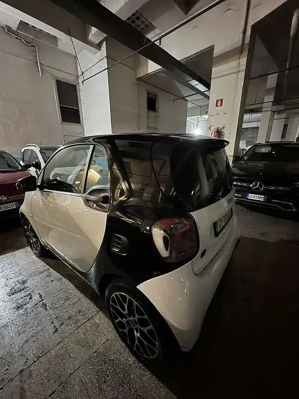 Usata Smart ForTwo Coupé Passion 41 kW (56 CV) 2021 Utilitaria