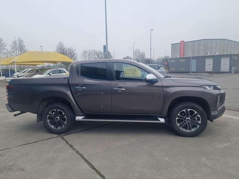 Usata Mitsubishi L200 Intense 150 CV (110 kW) 2021 Antracite / metallizzato Pick-up