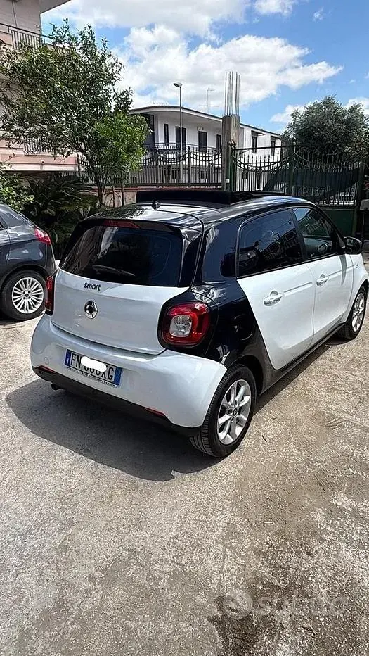 Usata Smart ForFour 71 CV (52 kW) 2016 Bianco Utilitaria