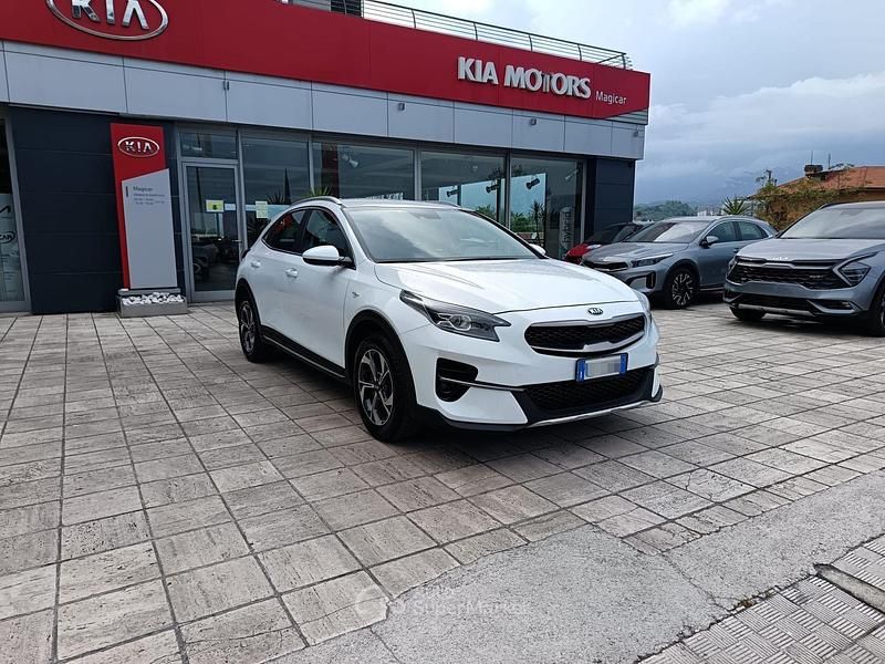 Usata Kia XCeed Urban 120 CV (88 kW) 2022 Bianco SUV
