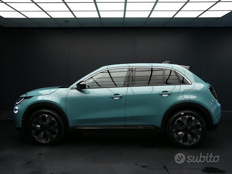 Nuova Fiat 600 La Prima 145 CV (106 kW) 2025 Blu SUV