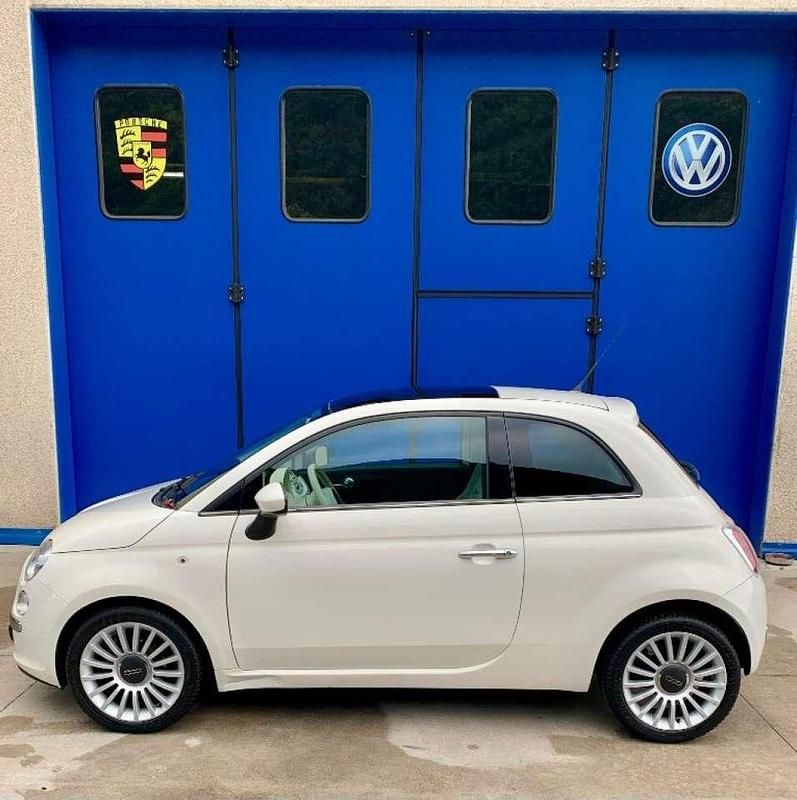 Usata Fiat 500 Lounge 69 CV (50 kW) 2010 Bianco pastello Utilitaria