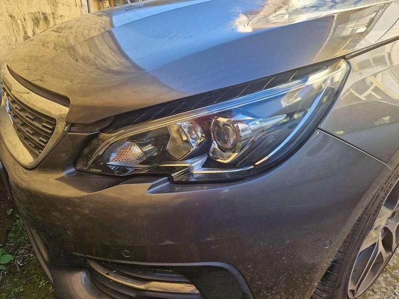 Usado Peugeot 308 Allure 150 CV (110 kW) 2018 Gris Berlina