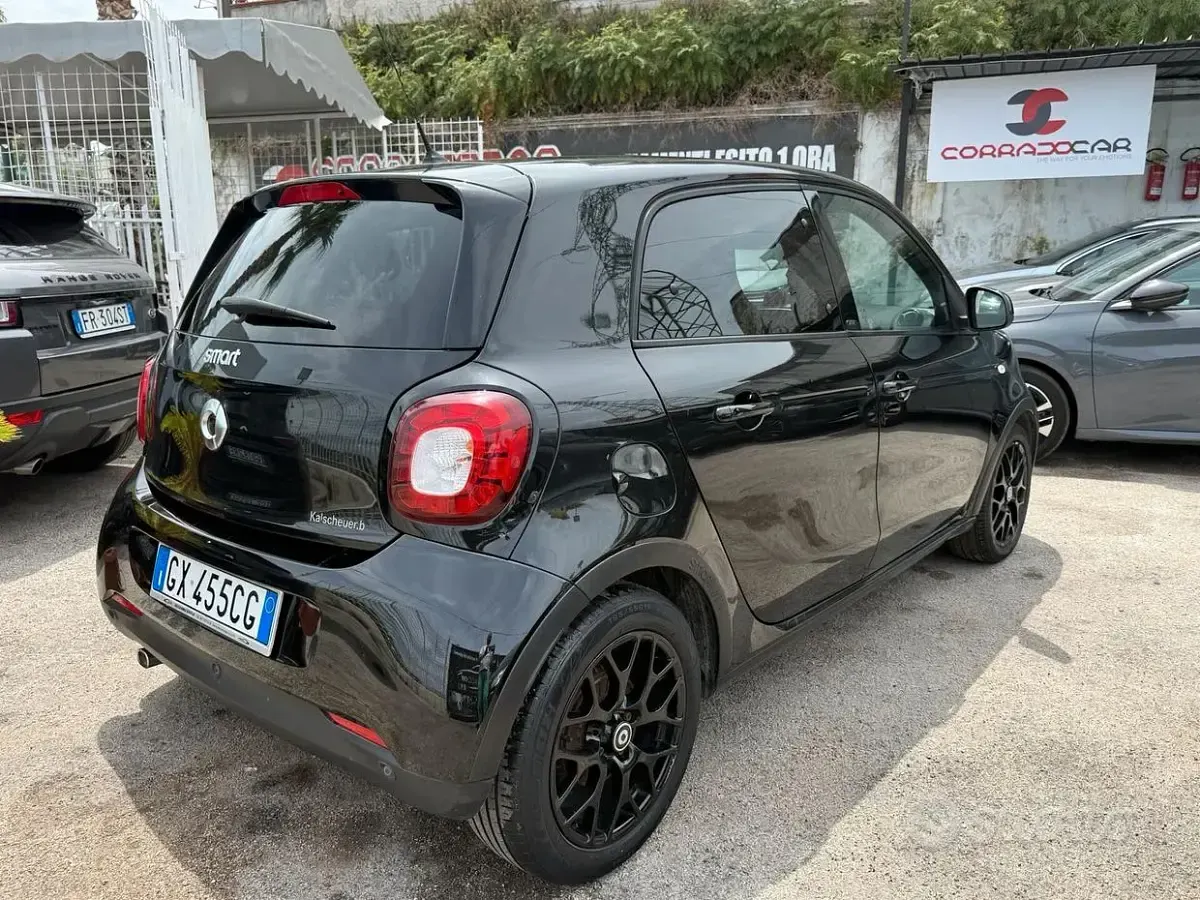 Usata Smart ForFour Prime 90 CV (66 kW) 2016 Nero Utilitaria