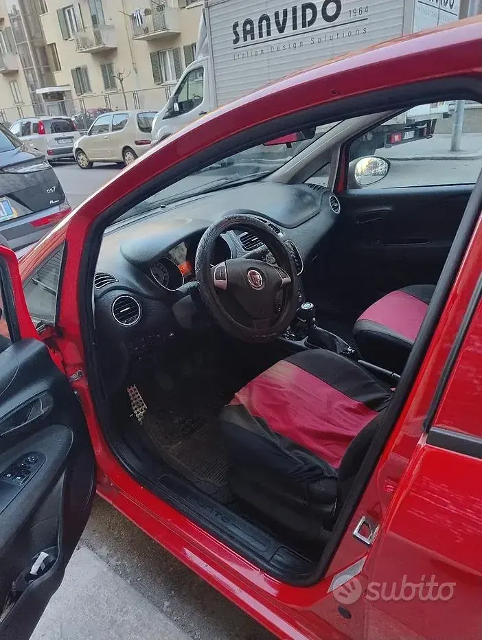 Usata Fiat Grande Punto 65 CV (47 kW) 2018 Rosso Utilitaria