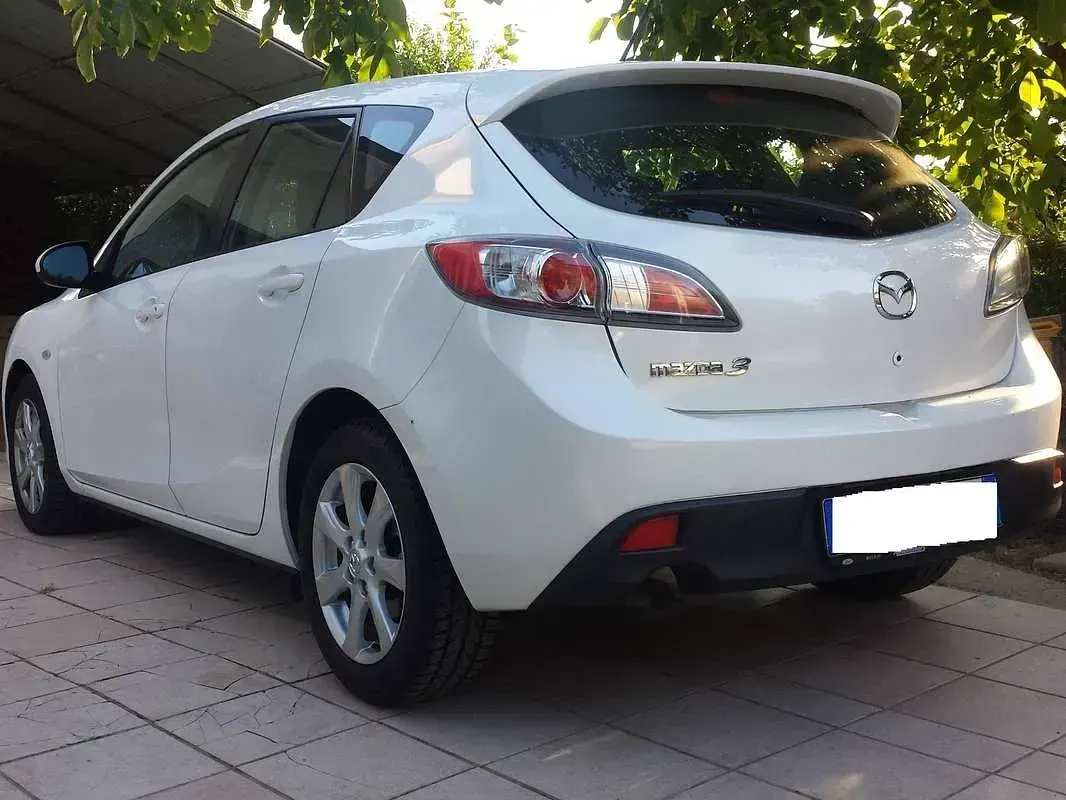 Usata Mazda 3 Active 109 CV (80 kW) 2010 Bianco Berlina