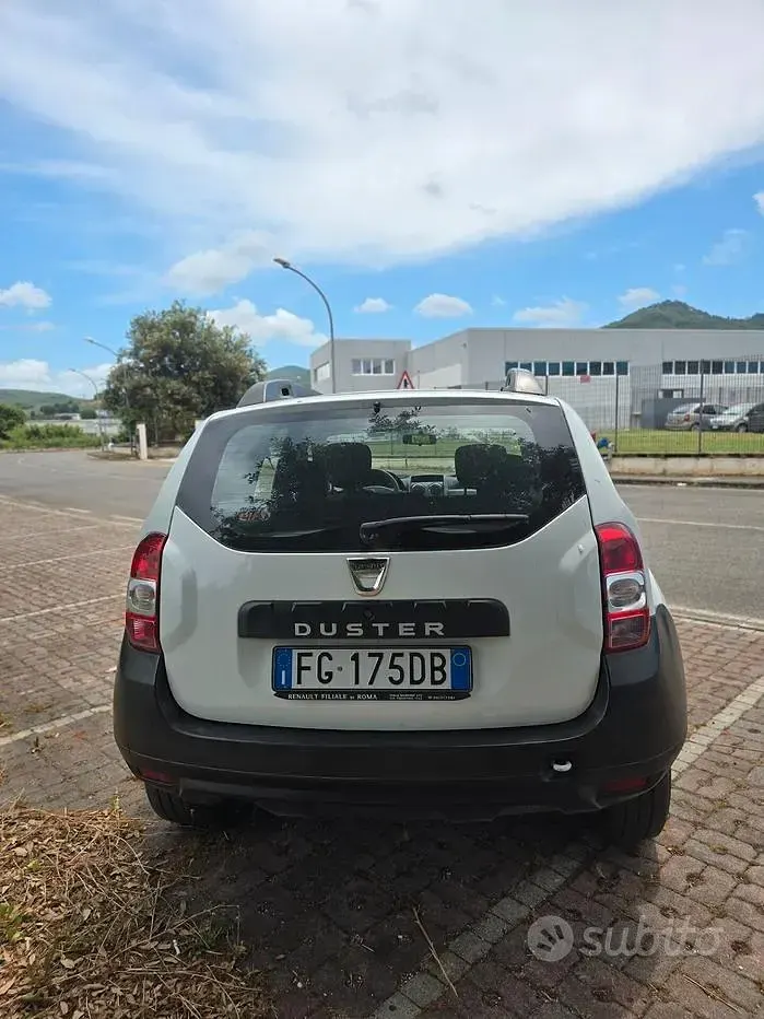 Usata Dacia Duster Lauréate 109 CV (80 kW) 2016 Bianco SUV