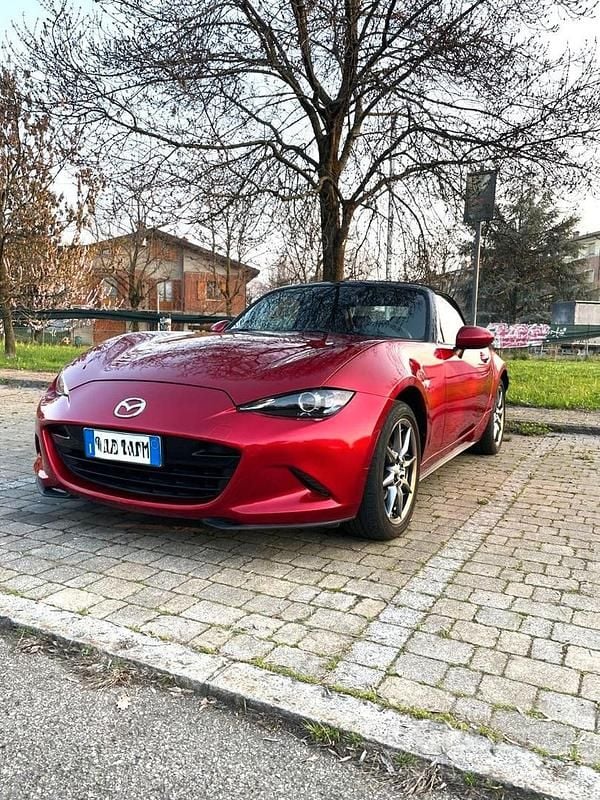 Usata Mazda MX5 Exclusive-Line 132 CV (97 kW) 2023 Rosso Cabrio