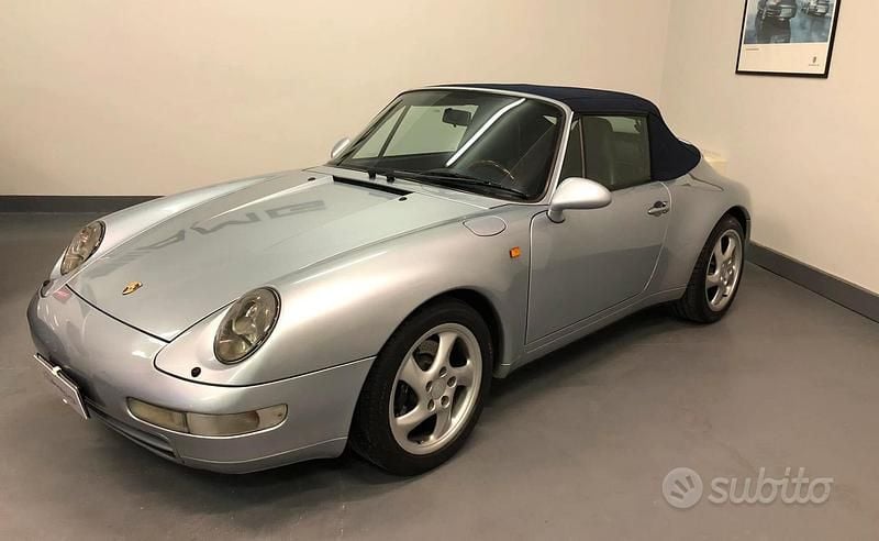 Usata Porsche 911 Carrera Cabriolet 272 CV (200 kW) 1994 Grigio Cabrio