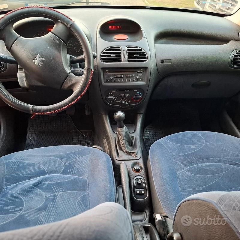 Usata Peugeot 206 75 CV (55 kW) 2002 Rosso Berlina