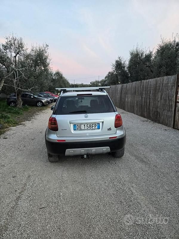 Usata Fiat Sedici 2006 Grigio SUV