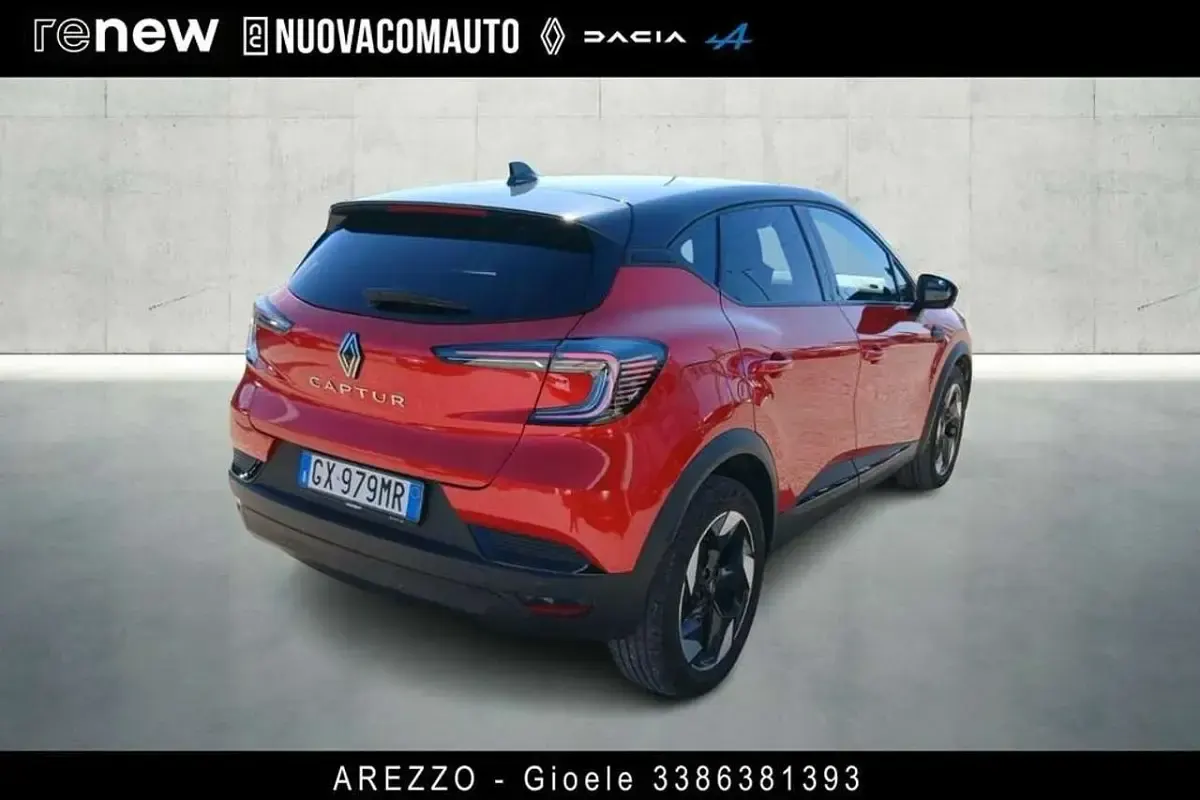 Usata Renault Captur Techno 101 CV (74 kW) 2025 Rosso dinamico SUV